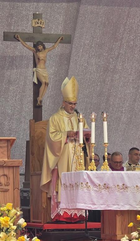 Cardinale_Pierbattista_Pizzaballa_Patriarca_latino_di_Gerusalemme_a_Anglona_di_Tursi_MT.jpg