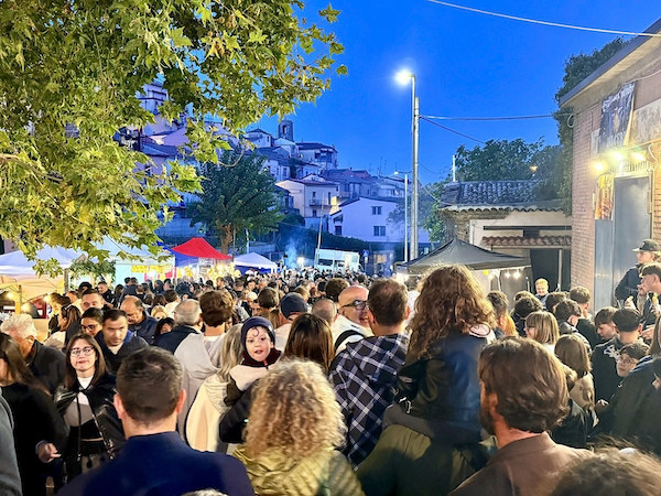 Foto_5_la_festa_al_calar_della_sera.jpg
